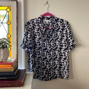 tommy hilfiger floral button-up blouse!